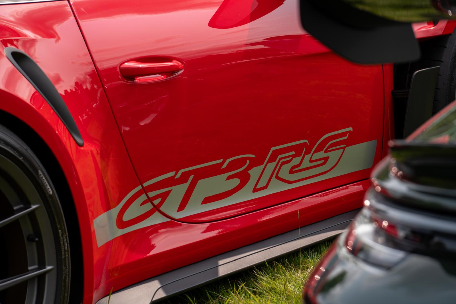Porsche GT3 RS side profile