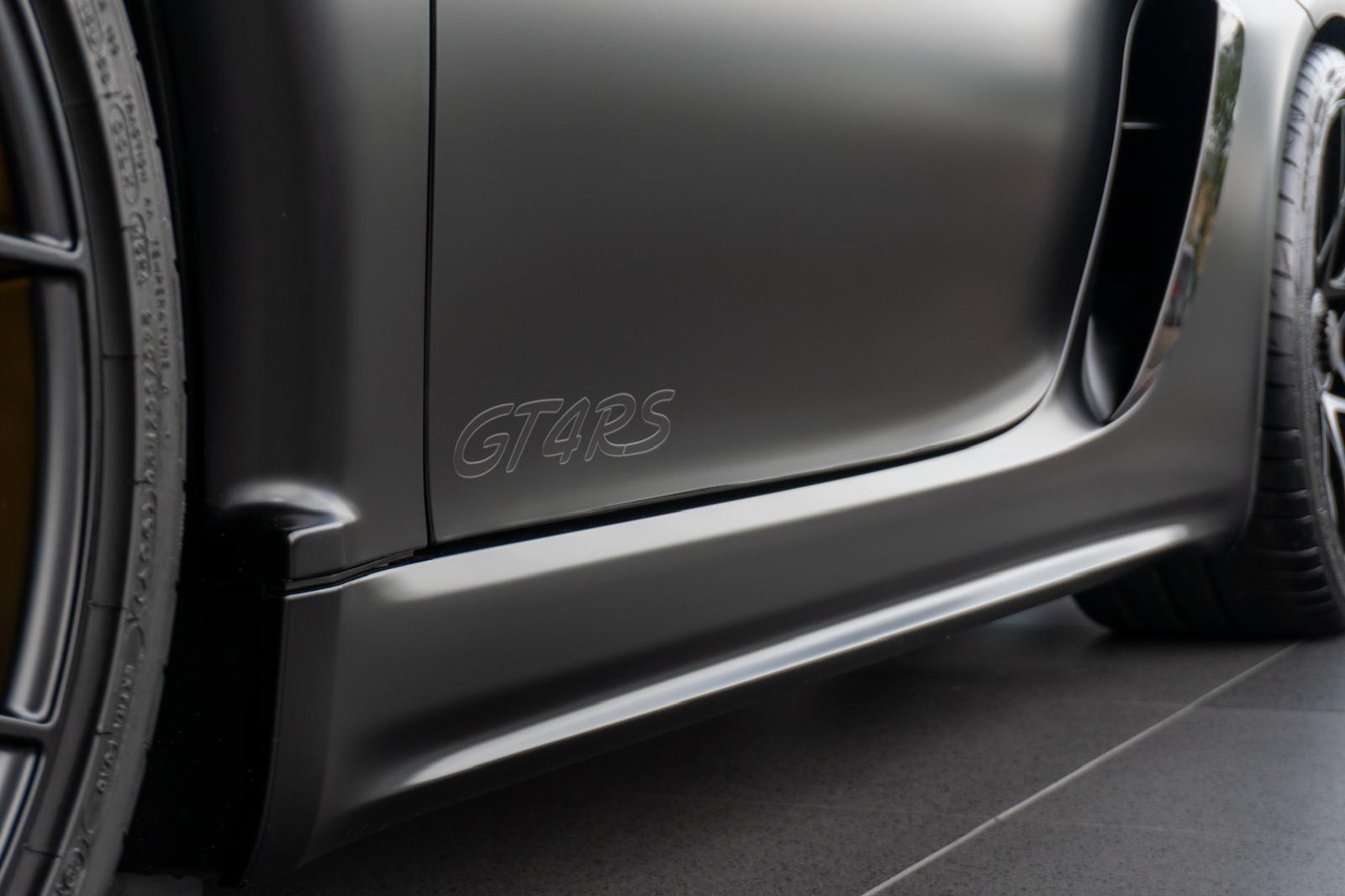 Porsche GT3 RS side profile