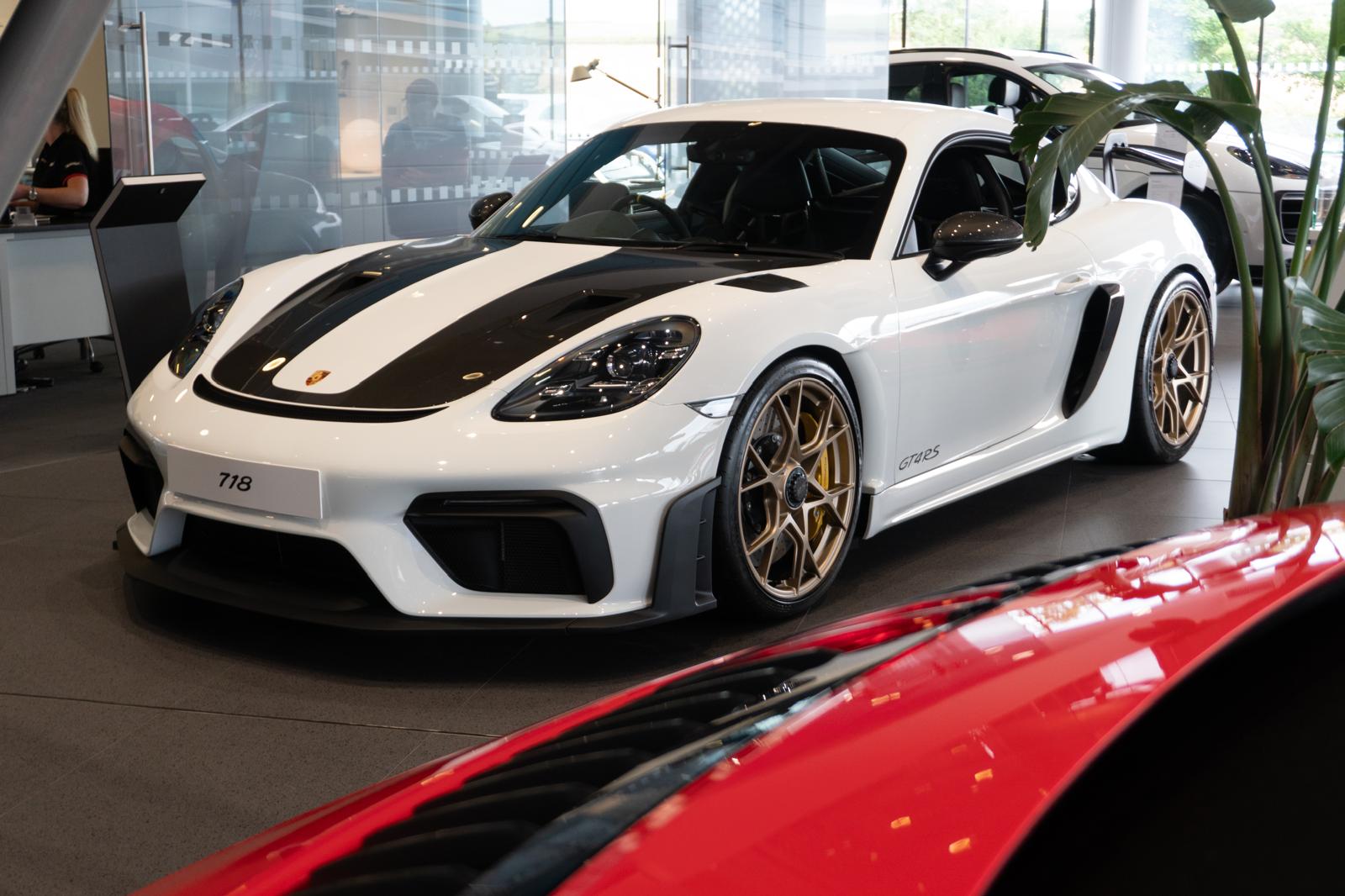 Porsche GT3 RS side profile