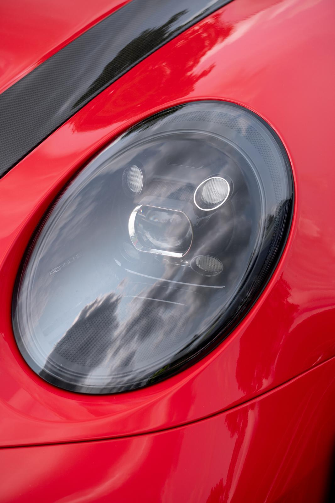 Porsche GT3 RS side profile